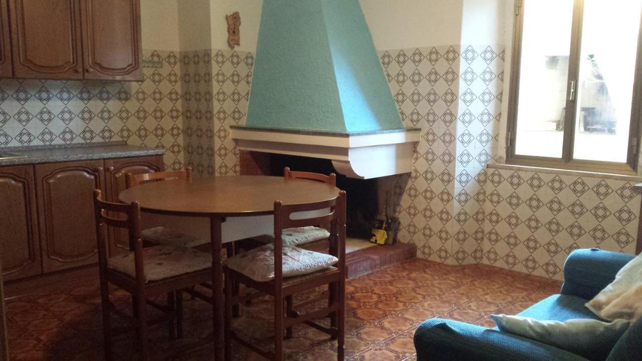 Appartamento Casa Michele Pau Esterno foto