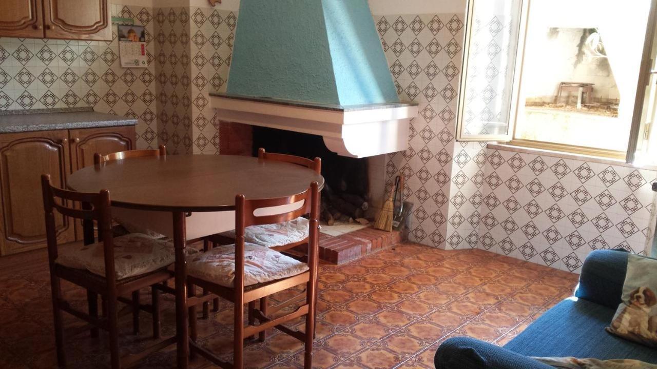 Appartamento Casa Michele Pau Esterno foto