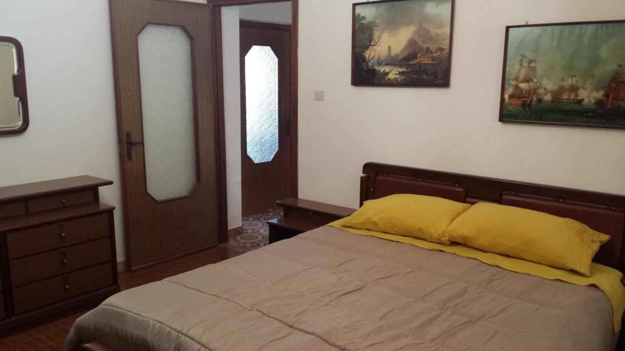 Appartamento Casa Michele Pau Esterno foto