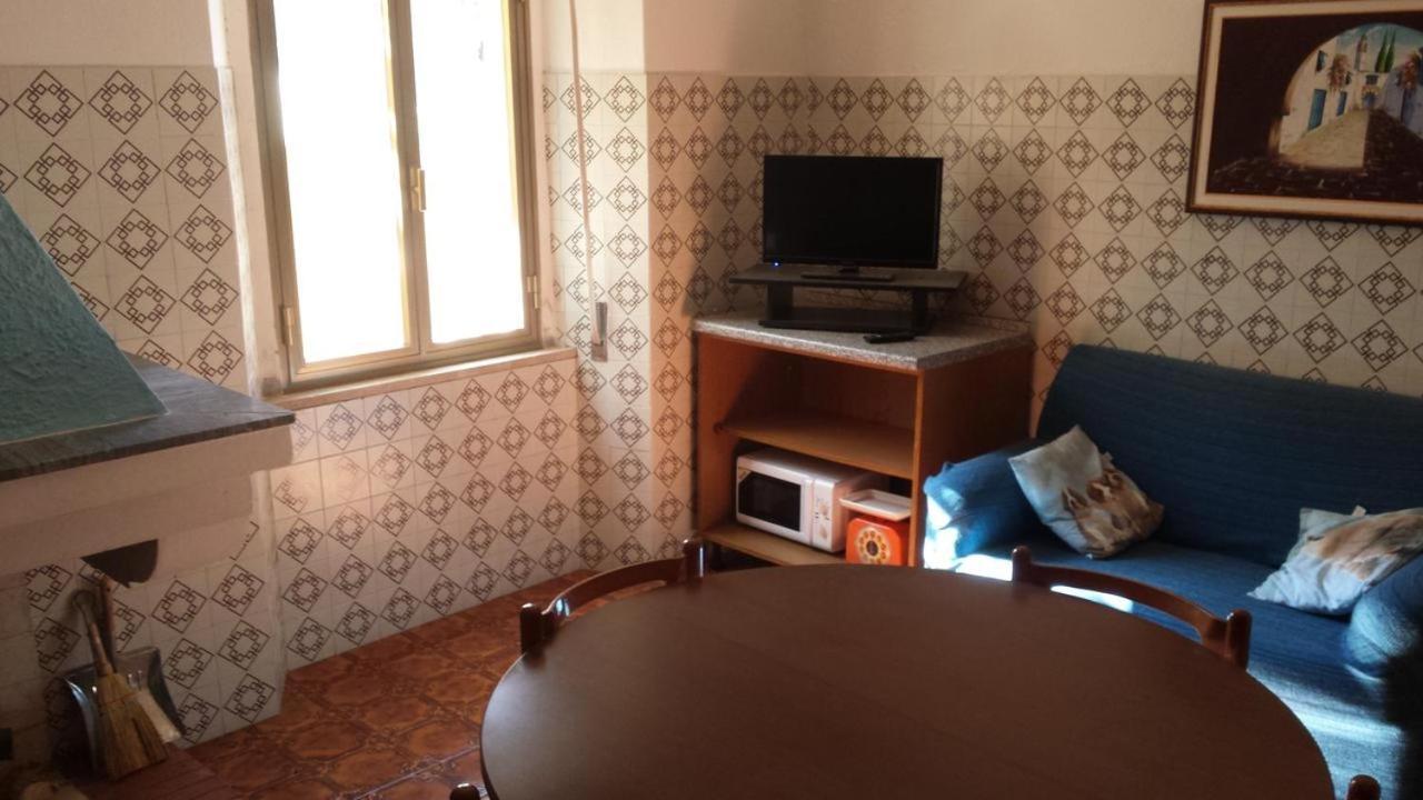 Appartamento Casa Michele Pau Esterno foto