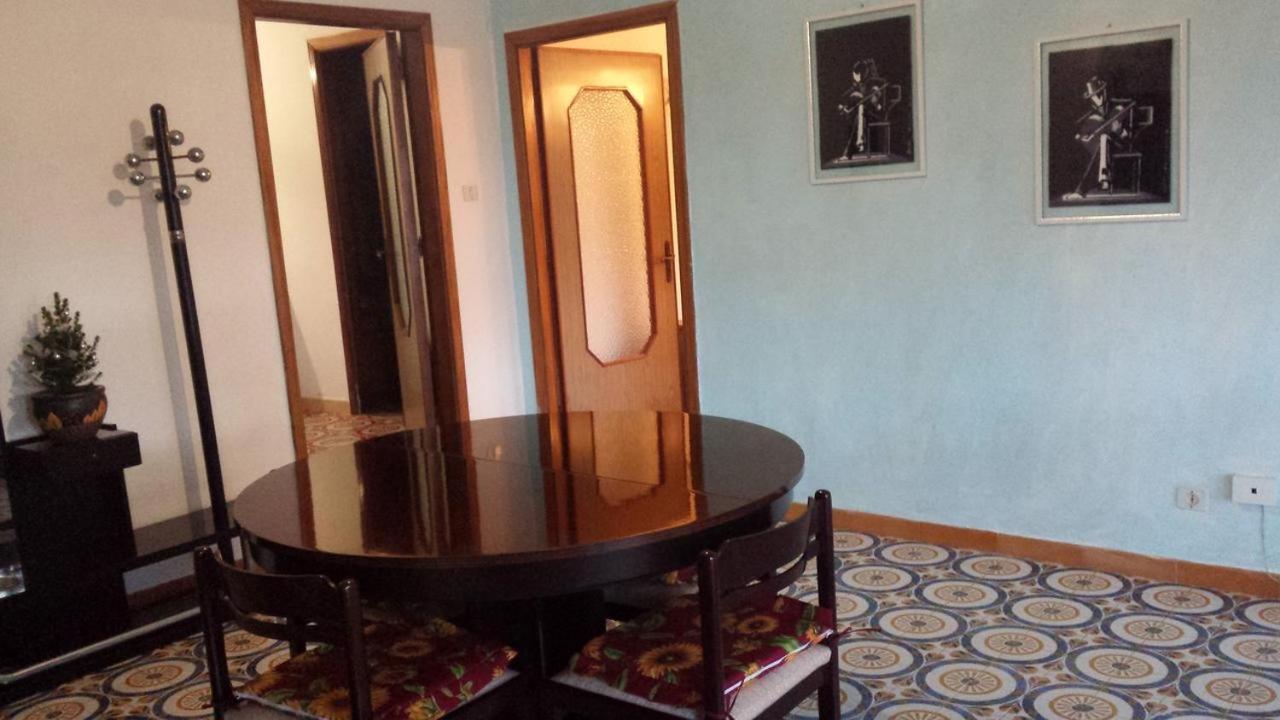 Appartamento Casa Michele Pau Esterno foto